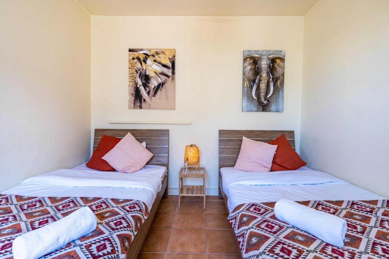 Celine'S 2 Bedrooms Apartment In Larnaca Center 外观 照片